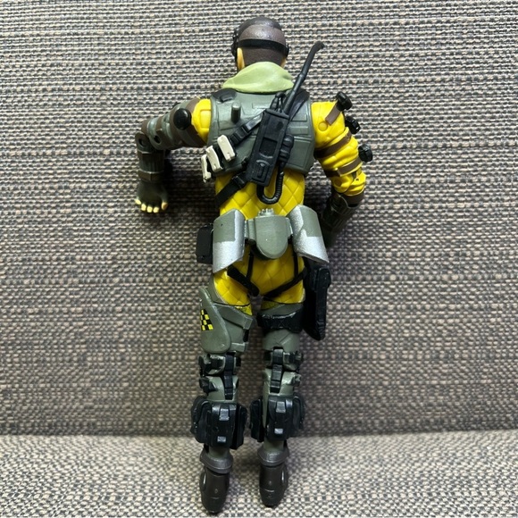 apex legends Mirage 6-Inch Collectible Action Figure Loose - Picture 2 of 4